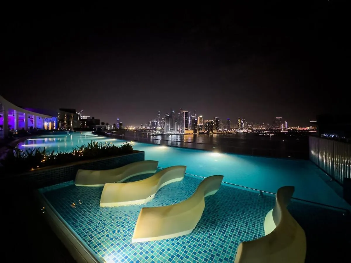 Seven Palm Residence With Stunning View Dubai
